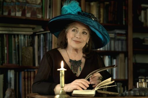 Claudine Glot